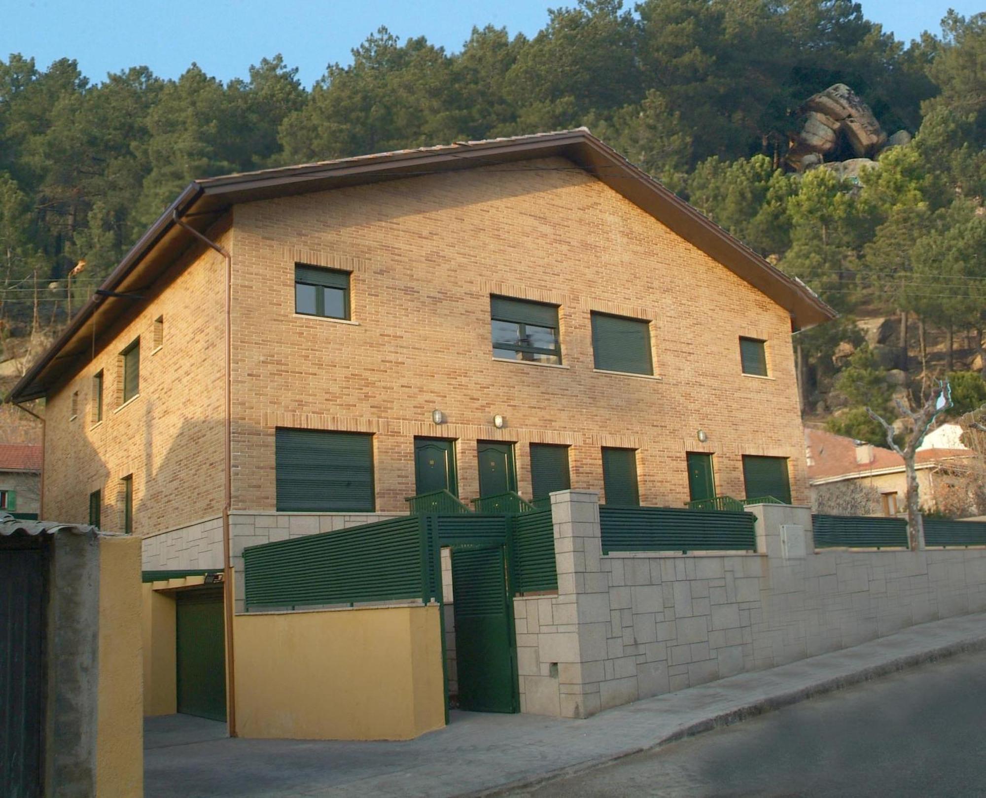 Apartahotel Rural Collarubio Luxury Collado Mediano Eksteriør bilde